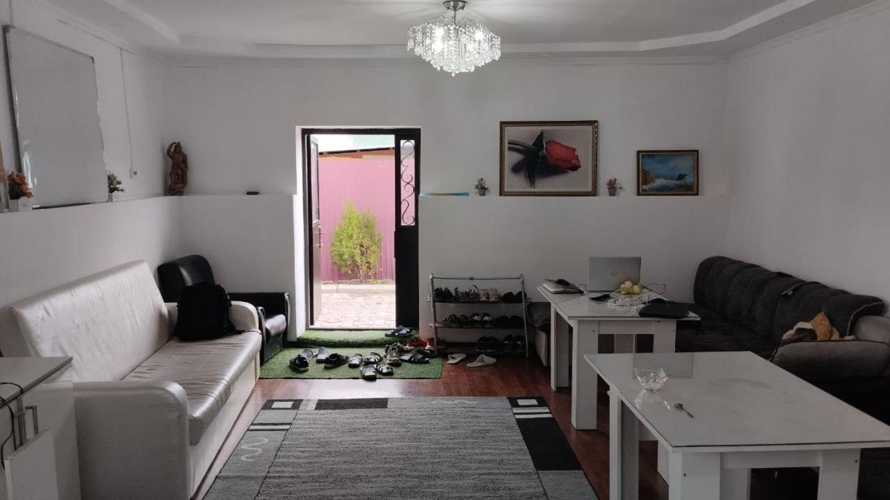 Nomadstan Capsule Hostel كاراكول المظهر الخارجي الصورة