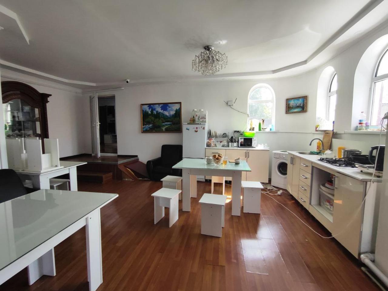 Nomadstan Capsule Hostel كاراكول المظهر الخارجي الصورة