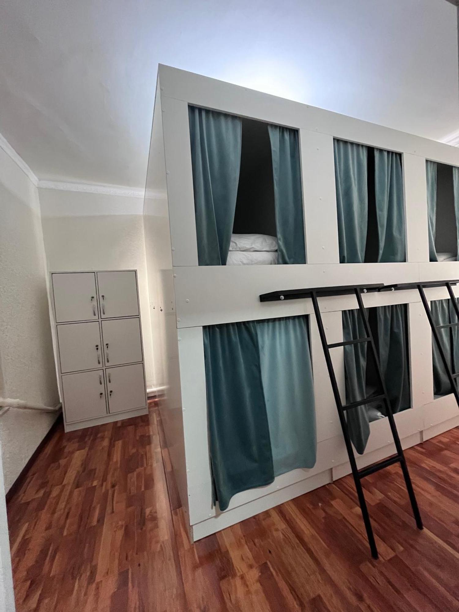 Nomadstan Capsule Hostel كاراكول المظهر الخارجي الصورة